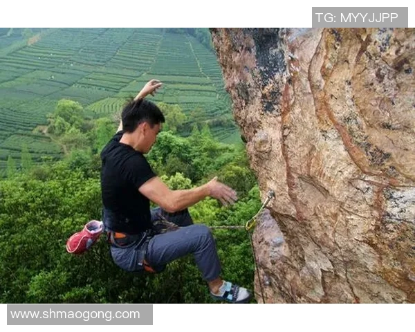 杭州攀岩队边路渗透战术解析与实战应用探讨