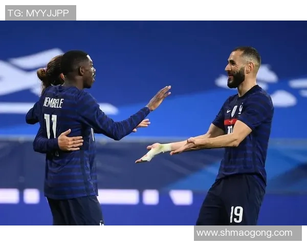 卡潘与波青年激战正酣谁能在这场对决中笑到最后