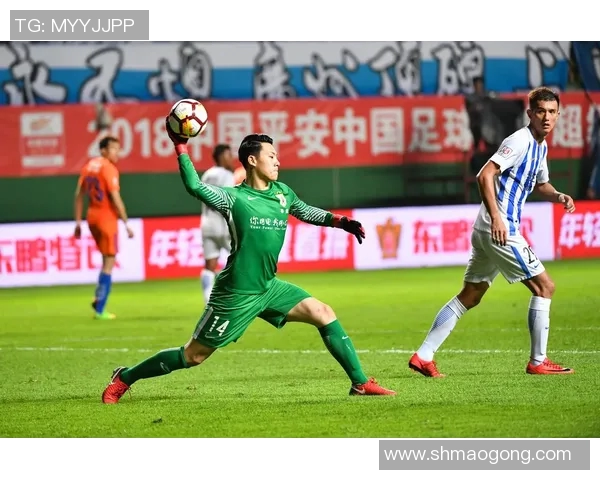 鲁能与富力激战全场精彩回放分析与战术解读