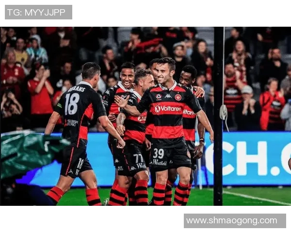 中央海队与西悉尼队激战正酣谁能在这场对决中笑到最后