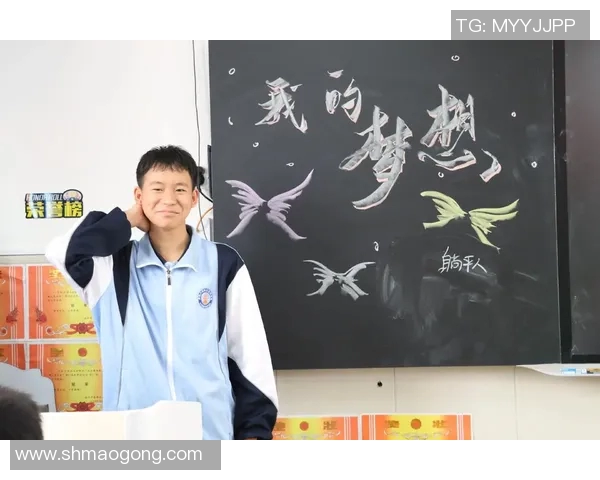 李泓澎的艺术之路探索与成就分享：从初心到梦想的追寻与坚持